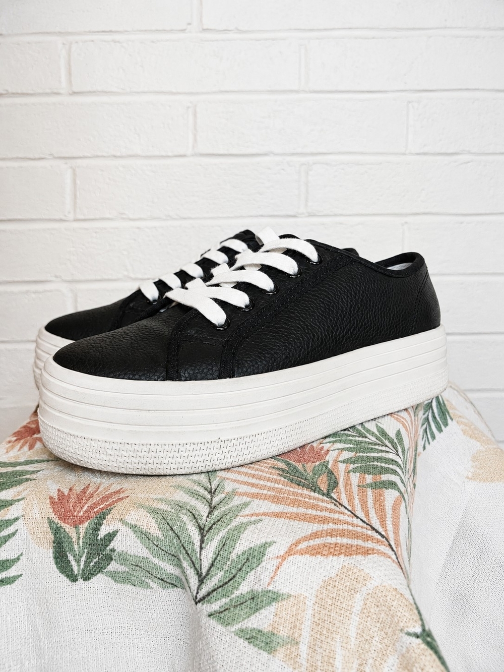Steve Madden Bobbi30 Platform Sneakers Women's Size 7.5 M